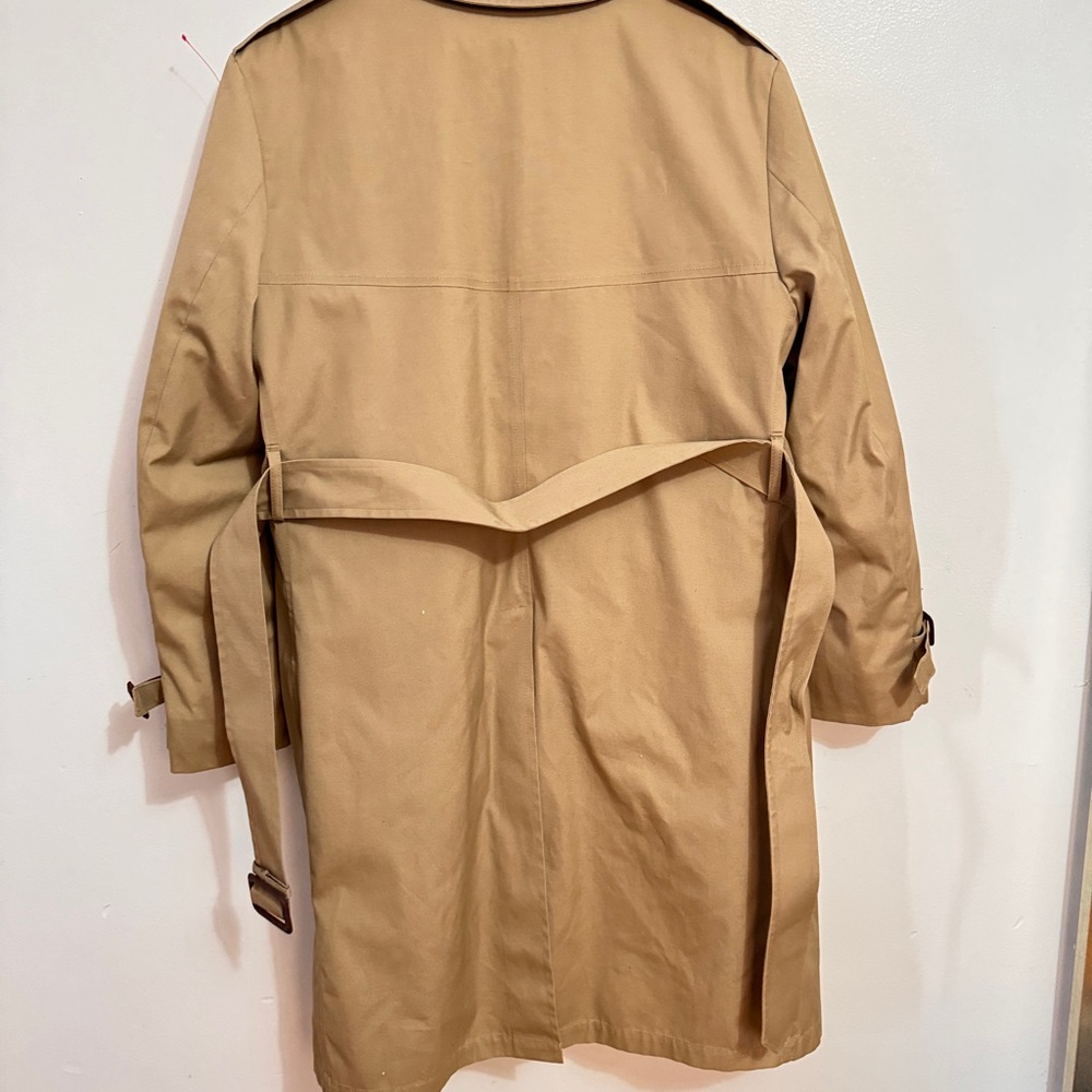 Classic Tan Double-Breasted Trench Coat - Picture 4 of 6
